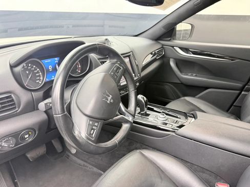 Used 2018 Maserati Levante AWD/4WD image 29