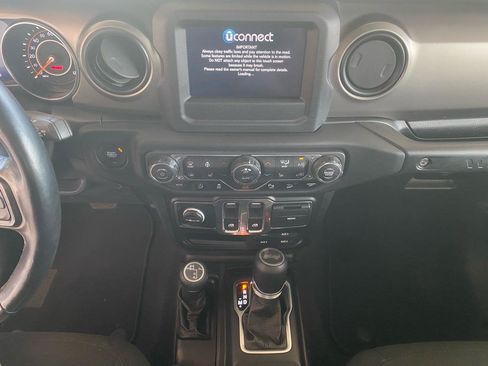 Used 2021 Jeep Wrangler Sport AWD/4WD image 16