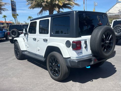 Used 2023 Jeep Wrangler Sahara image 9
