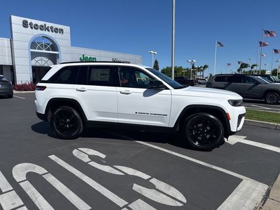 New 2026 Jeep Grand Cherokee Altitude