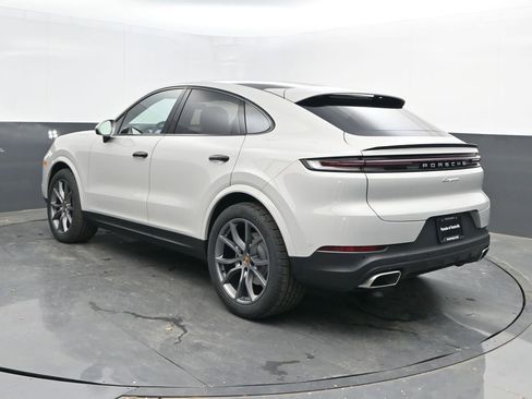 New 2025 Porsche Cayenne Coupe image 3