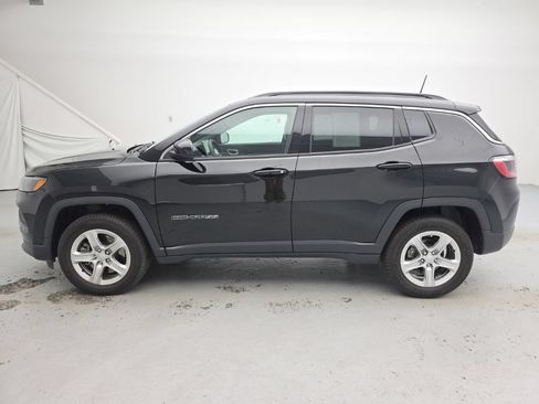 Used 2023 Jeep Compass Latitude AWD/4WD image 8