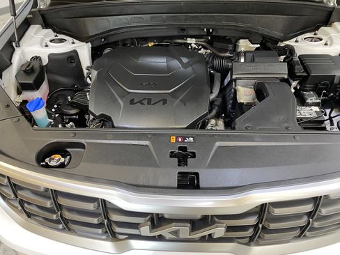 Used 2024 Kia Telluride SX w/ Towing Package image 10