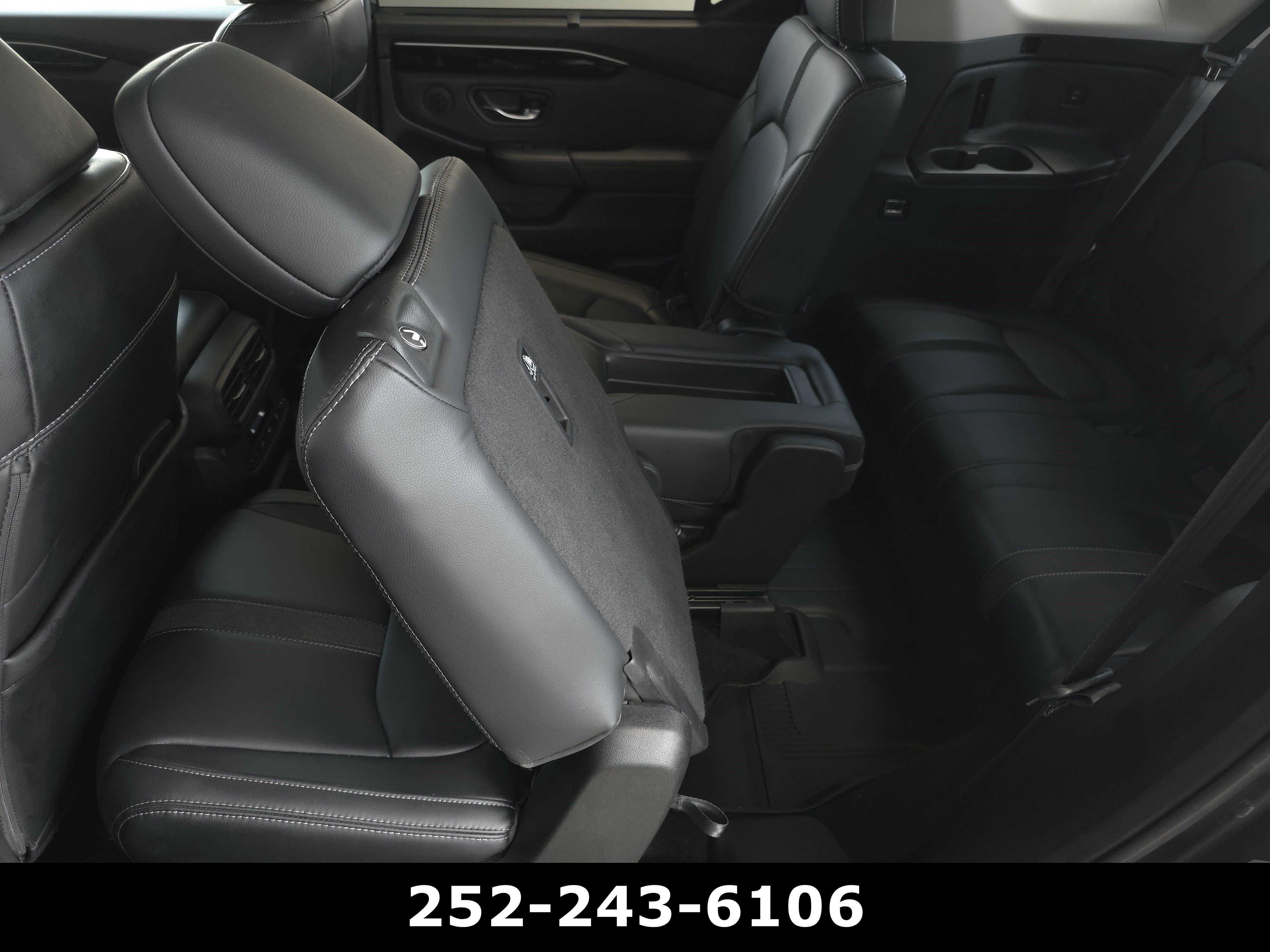 Used 2025 Honda Pilot Touring image 29