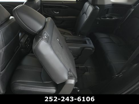 Used 2025 Honda Pilot Touring image 29