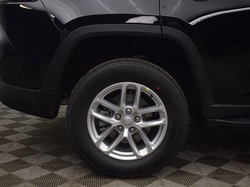 New 2026 Jeep Grand Cherokee Laredo X AWD/4WD image 10