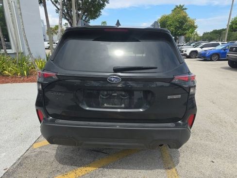 Used 2025 Subaru Forester Premium AWD/4WD image 5