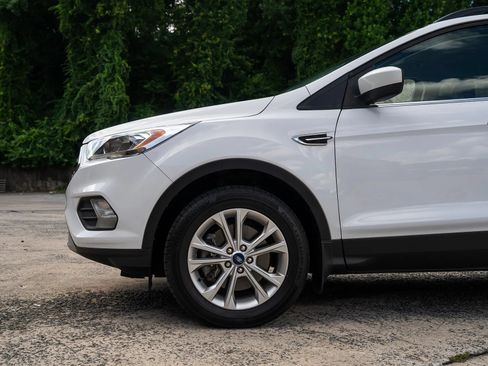 Used 2018 Ford Escape SEL AWD/4WD image 3