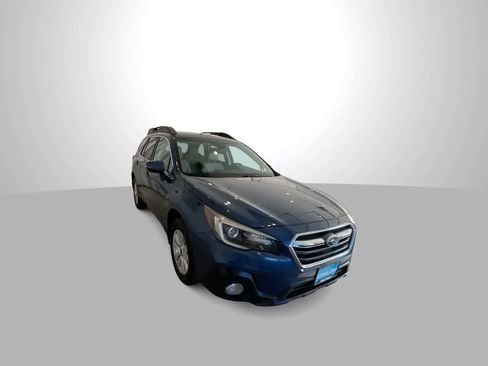 Used 2019 Subaru Outback 3.6R Limited image 2