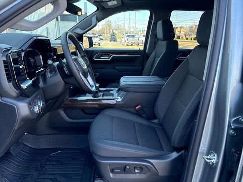 New 2026 GMC Sierra 1500 Elevation w/ LPO, Elevation Black Package image 15