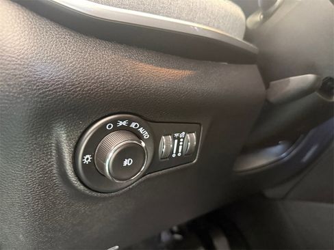 Used 2023 Jeep Compass Latitude w/ Convenience Group image 9