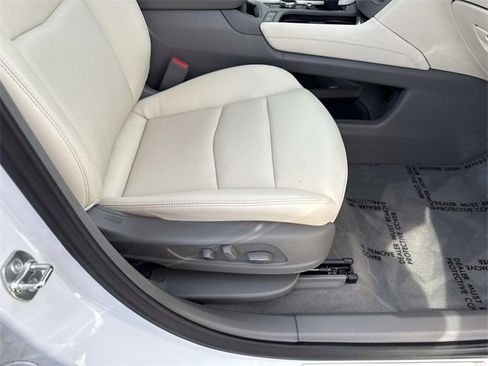 Used 2024 Cadillac XT6 Premium Luxury w/ Technology Package image 15