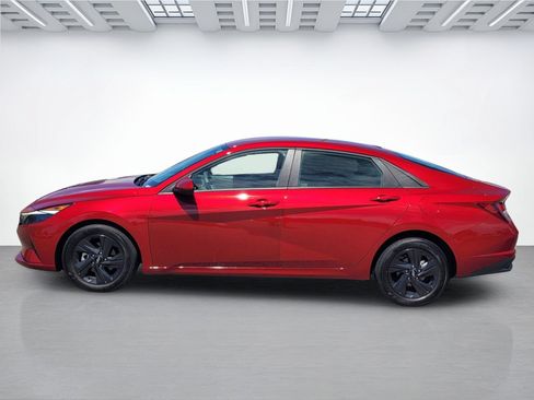 Certified 2023 Hyundai Elantra SEL w/ Cargo Package FWD image 7