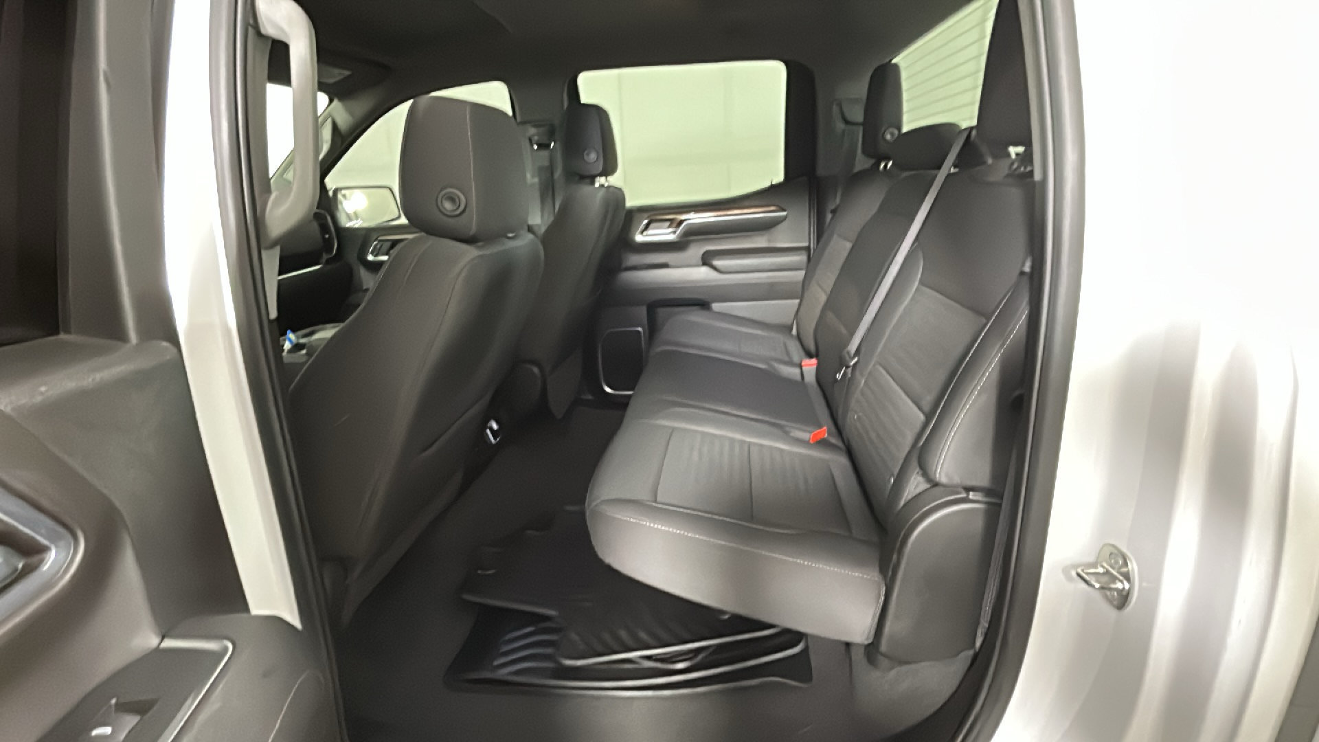 Used 2024 GMC Sierra 1500 SLE AWD/4WD image 32
