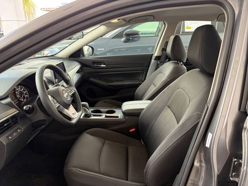 Used 2025 Nissan Altima 2.5 SV image 37