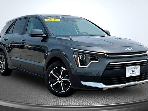 Used 2026 Kia Niro LX FWD image 2
