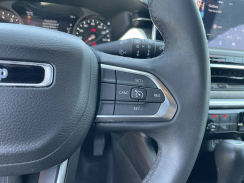 Used 2024 Jeep Compass Latitude AWD/4WD image 18