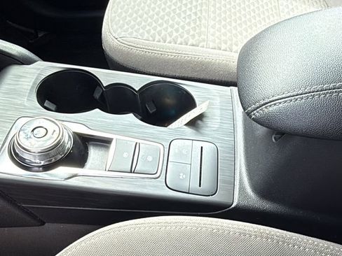 Used 2020 Ford Escape SE image 39