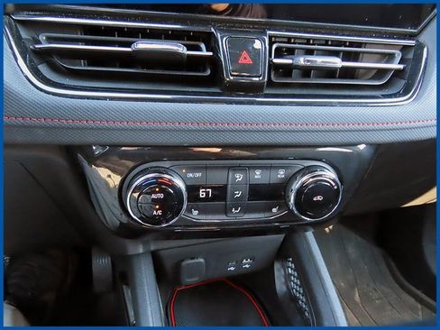 Used 2025 Chevrolet TrailBlazer RS w/ Convenience Package image 17