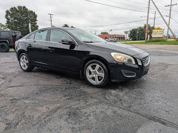 Used 2012 Volvo S60 T5 w/ Climate Pkg FWD image 5