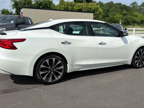 Used 2016 Nissan Maxima SR w/ Interior Lighting Package FWD image 7