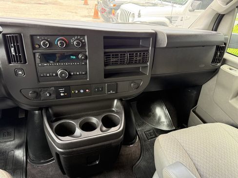 Used 2020 Chevrolet Express 3500 LT w/ LT Preferred Equipment Group RWD image 24
