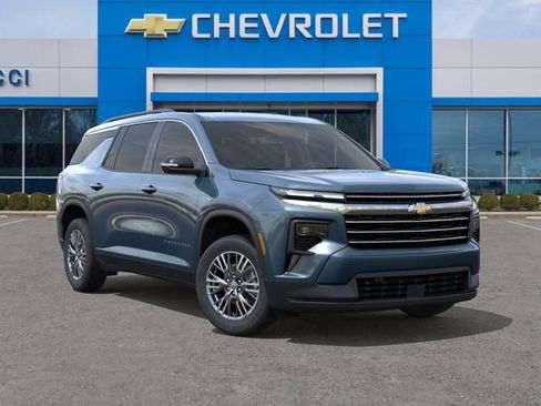 New 2026 Chevrolet Traverse LT w/ Driver Confidence Package FWD image 7