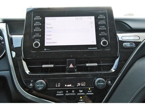 Used 2022 Toyota Camry LE image 22