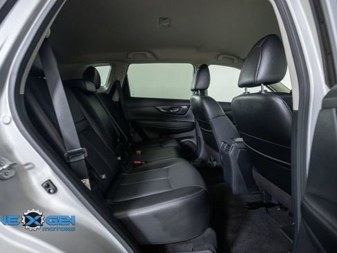 Used 2020 Nissan Rogue SL AWD/4WD image 35