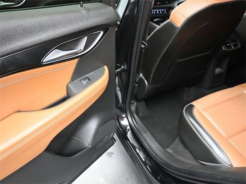 Used 2021 Buick Envision Essence w/ Technology Package I image 16