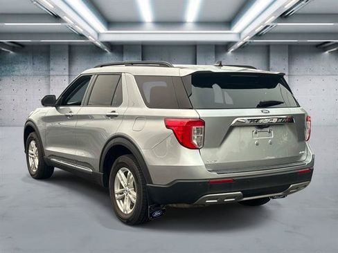 Certified 2023 Ford Explorer XLT w/ Equipment Group 202A AWD/4WD image 6