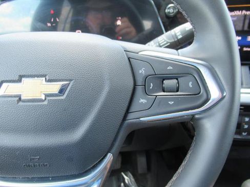 Used 2025 Chevrolet Trax LT w/ Driver Confidence Package FWD image 24