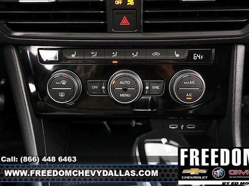 Used 2024 Volkswagen Jetta SE FWD image 18