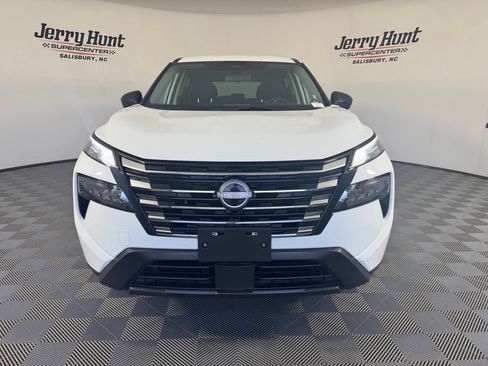 Used 2024 Nissan Rogue S AWD/4WD image 5