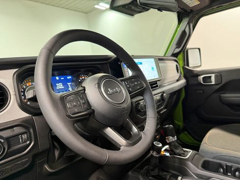 Used 2025 Jeep Wrangler Sport AWD/4WD image 69