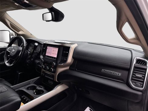 Used 2022 RAM 2500 Laramie image 30