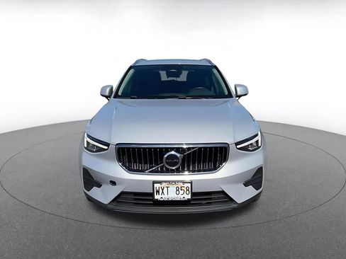 Used 2024 Volvo XC40 B5 Core AWD/4WD image 4