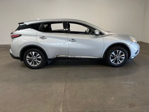 Used 2017 Nissan Murano S w/ Navigation Package FWD image 2