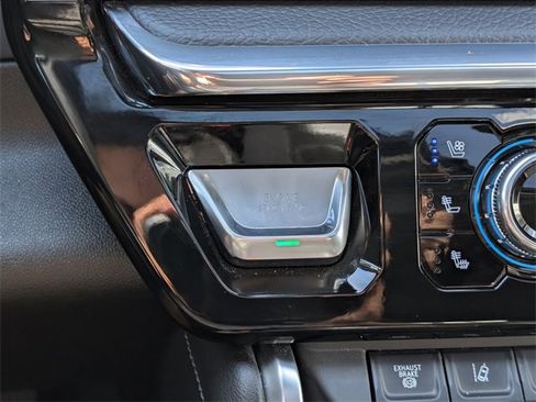 Used 2024 GMC Sierra 2500 Denali w/ Denali Reserve Package image 29