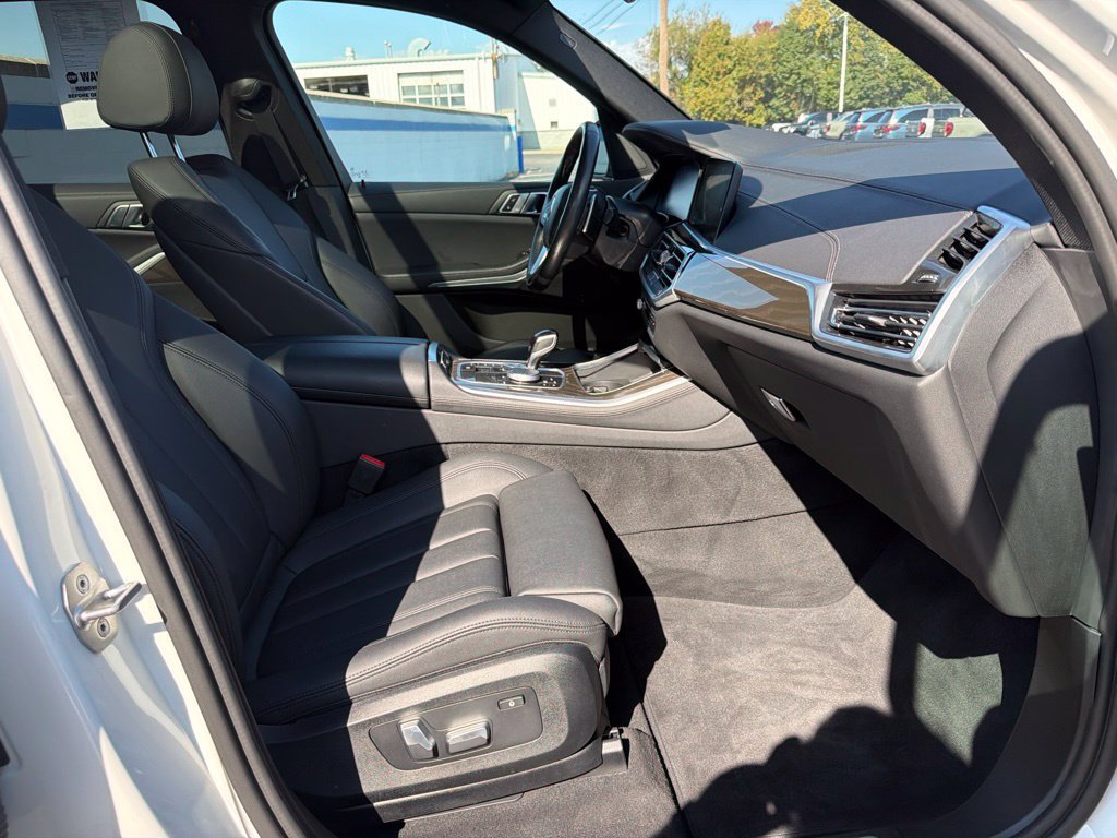 Used 2022 BMW X5 xDrive40i w/ Premium Package AWD/4WD image 26