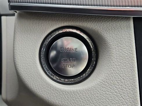 Used 2014 Mercedes-Benz E 550 4MATIC Sedan image 28