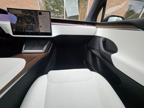 Used 2023 Tesla Model X image 54