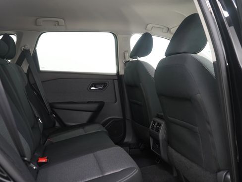 Used 2021 Nissan Rogue SV image 12