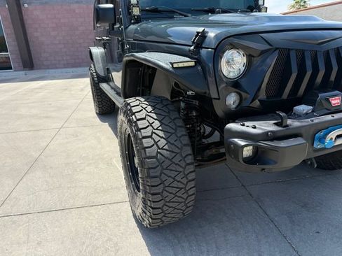 Used 2017 Jeep Wrangler Unlimited Rubicon w/ Max Tow Package AWD/4WD image 24