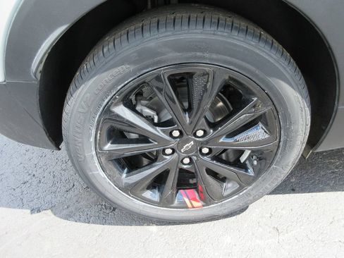 Certified 2023 Chevrolet Bolt EUV LT w/ Convenience Package FWD image 9