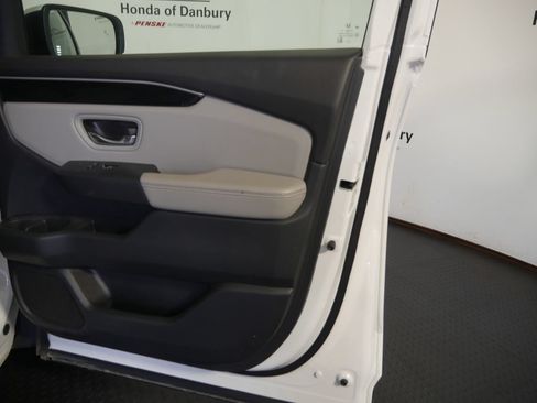 Used 2023 Honda Pilot EX-L image 5