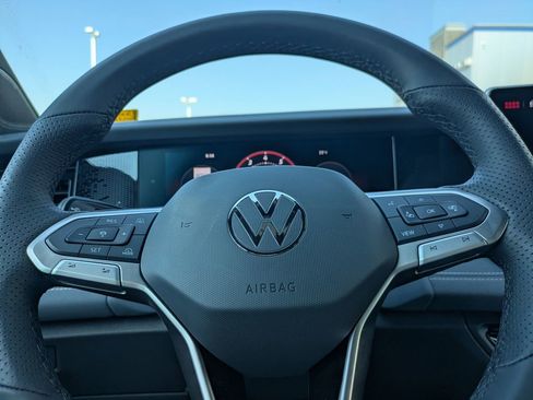 New 2026 Volkswagen Tiguan SE R-Line FWD image 31