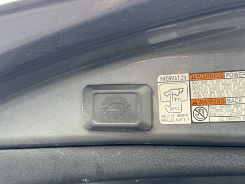 Used 2014 Toyota RAV4 Limited image 37