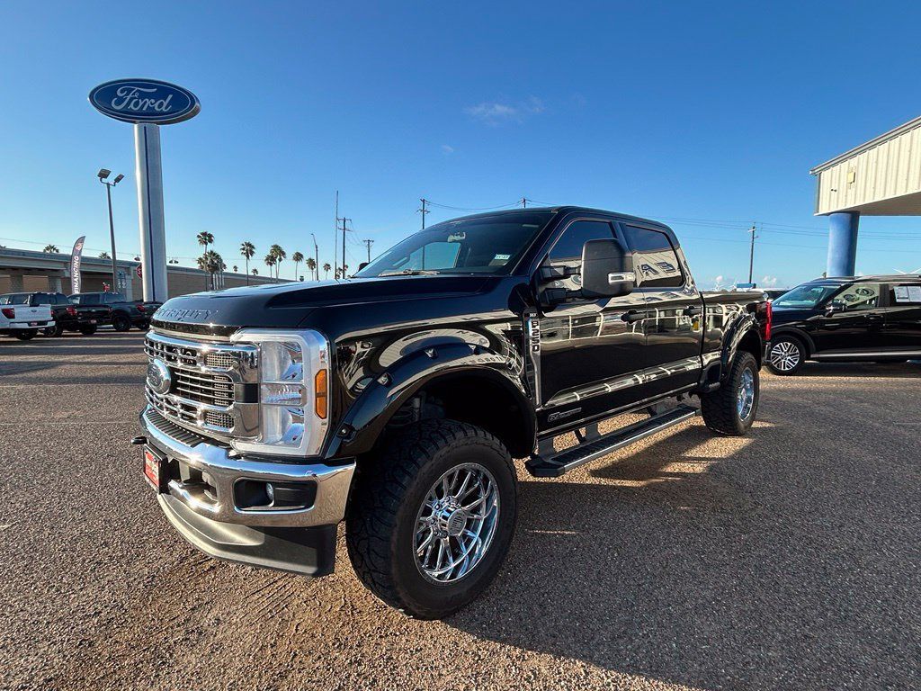 Used 2024 Ford F250 XLT w/ FX4 Off-Road Package AWD/4WD image 2