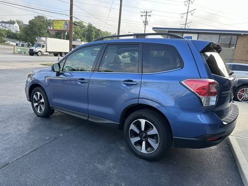 Used 2018 Subaru Forester 2.5i Limited AWD/4WD image 5
